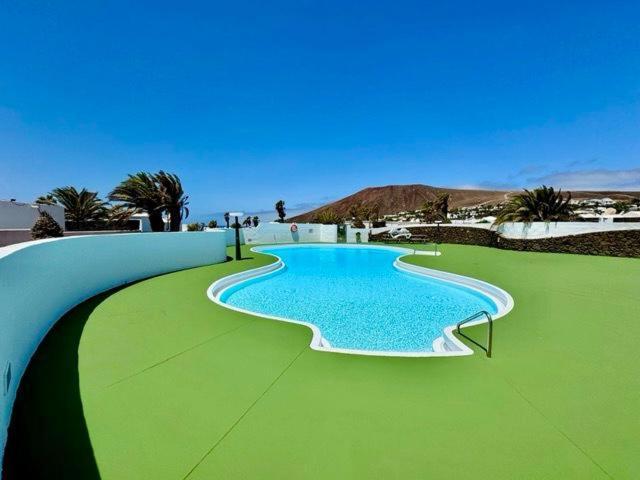 Lovely Villa Nico Playa Blanca, Hot Tub, Communal Pool Exterior photo