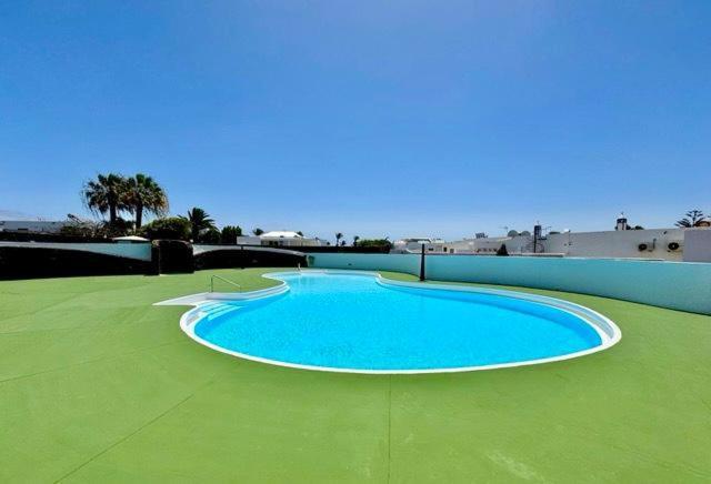 Lovely Villa Nico Playa Blanca, Hot Tub, Communal Pool Exterior photo